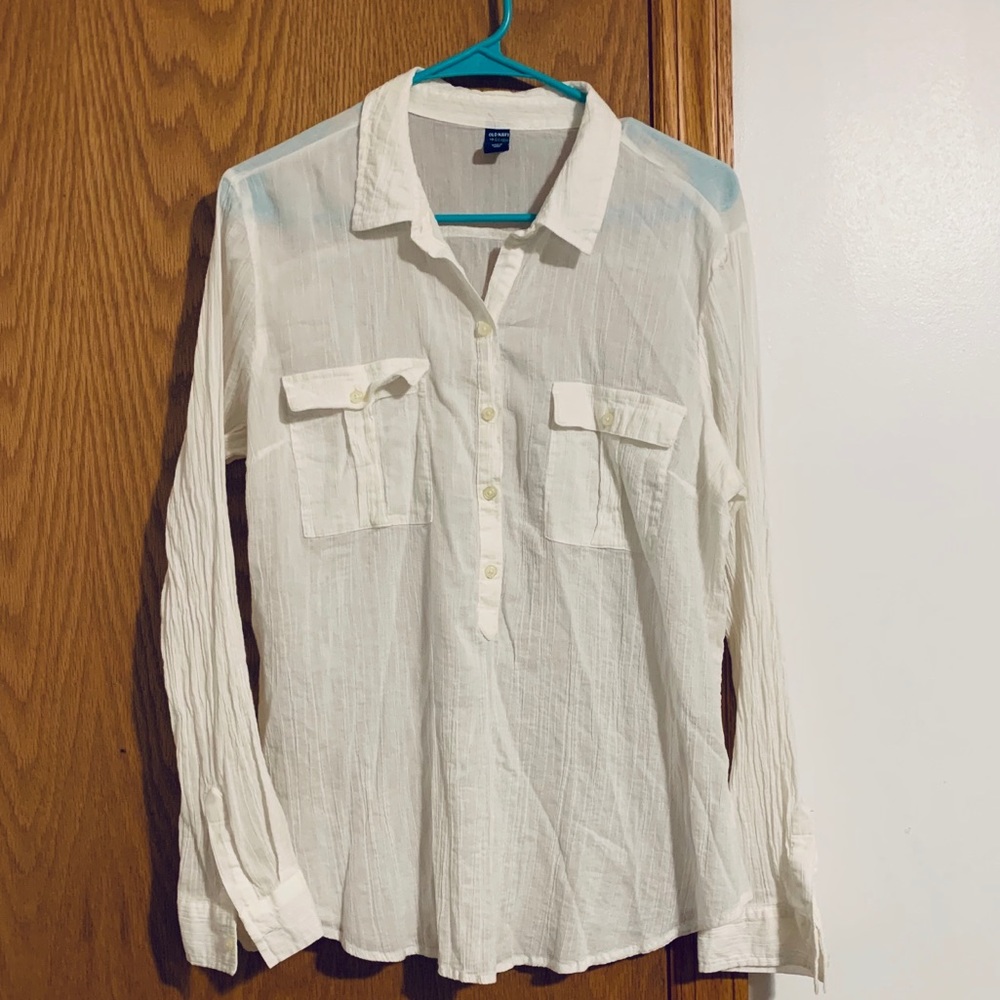 Old Navy white shirt